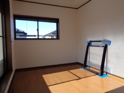 ２階私道側６帖