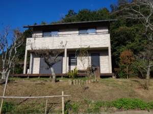 里山のひな壇・南傾斜の日当たり眺望の良い２階建