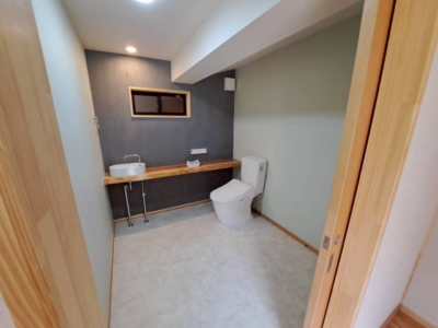 バリアフリーの広いトイレです