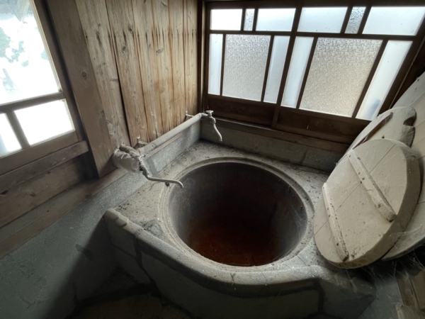 京都で築150年の古民家暮らし：離れ　五右衛門風呂（現在不使用）