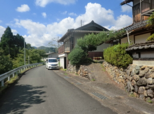 京丹波町升谷 丹波高原地帯の入り口に立地した状態の良い日本家屋
