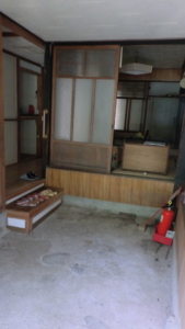 (玄関)