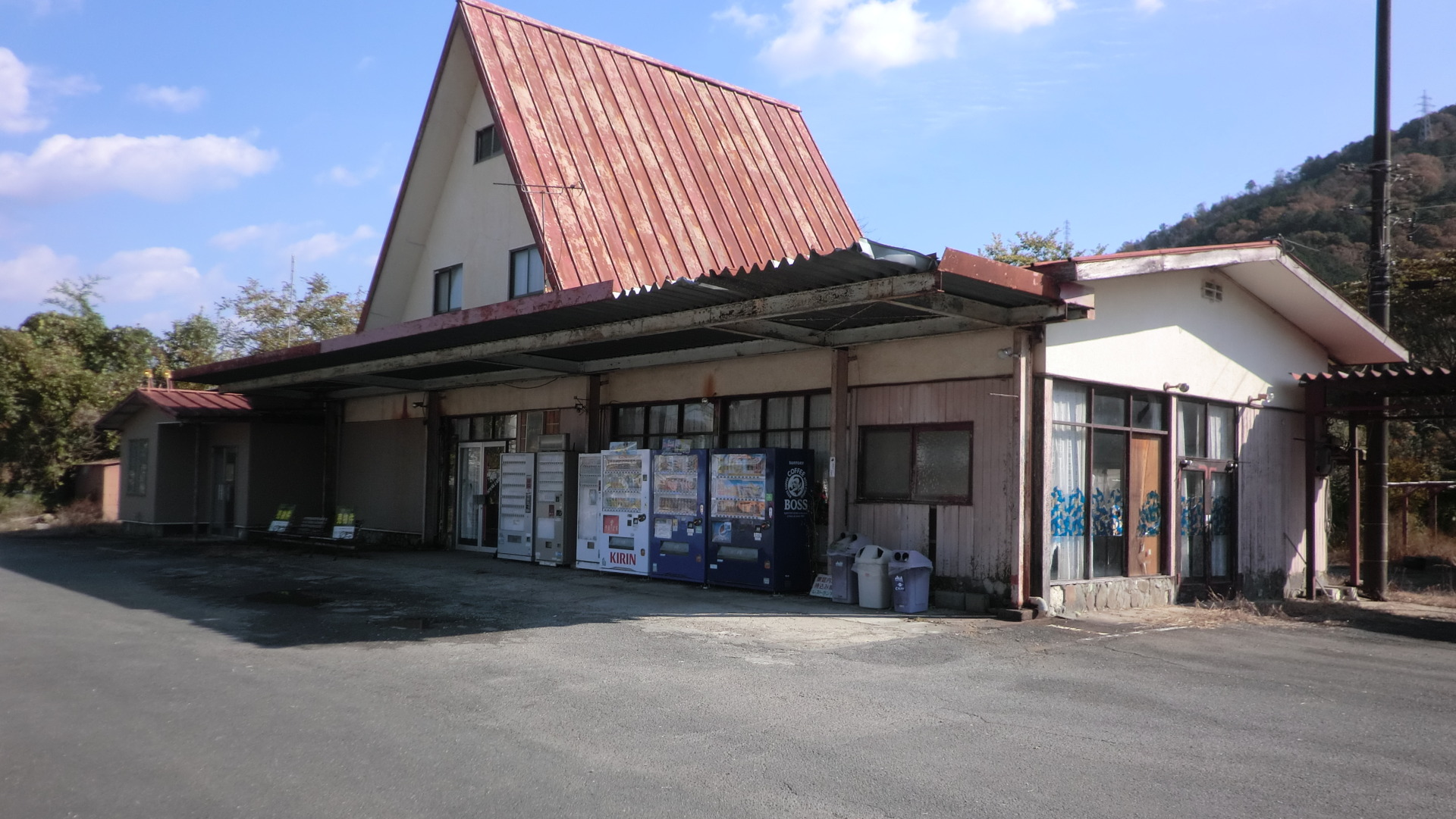 京丹波町富田長野 敷地524.72坪の国道27線沿いで多目的利用ができる住宅・元店舗・倉庫付き事業向き 4