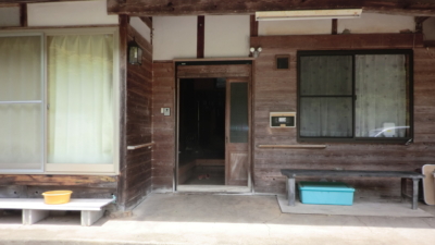 (玄関)