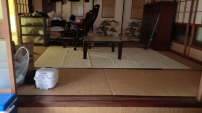 (居間)