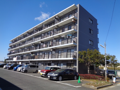 南東側駐車場より駐車手前３台目(外観)