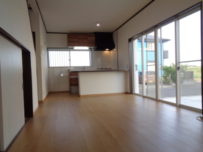３DK９帖、奥キッチン(居間)