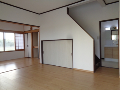 ３DKより６帖見る(居間)