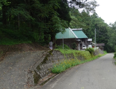 左乗り入れ道路(外観)