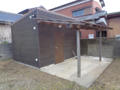 敷地奥の3坪倉庫(外観)