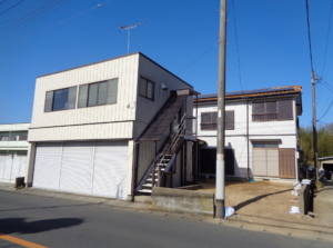 別棟電動シャッター付2階建倉庫２６坪と居宅４２坪
