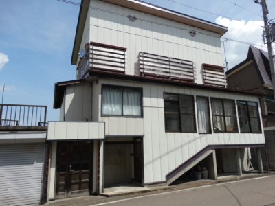 真ん中レスチラン＆スナック入口(外観)