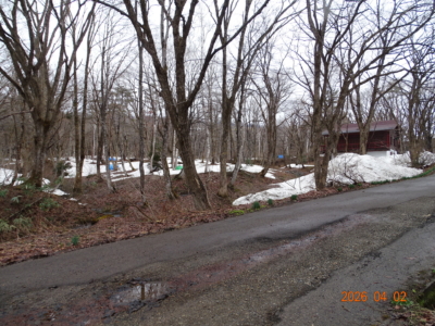 周囲は橡林に囲まれています(周辺)