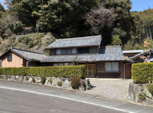 日当たり良い古民家・・地続き山林、畑付き