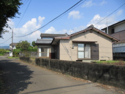 東方向から(外観)