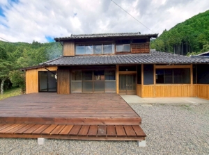 栗や柿の収穫楽しむ里山の秋…フルリフォーム古民家