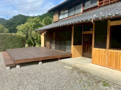 南側にウッドデッキを造りました！