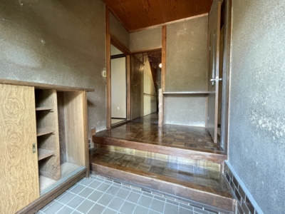 (玄関)