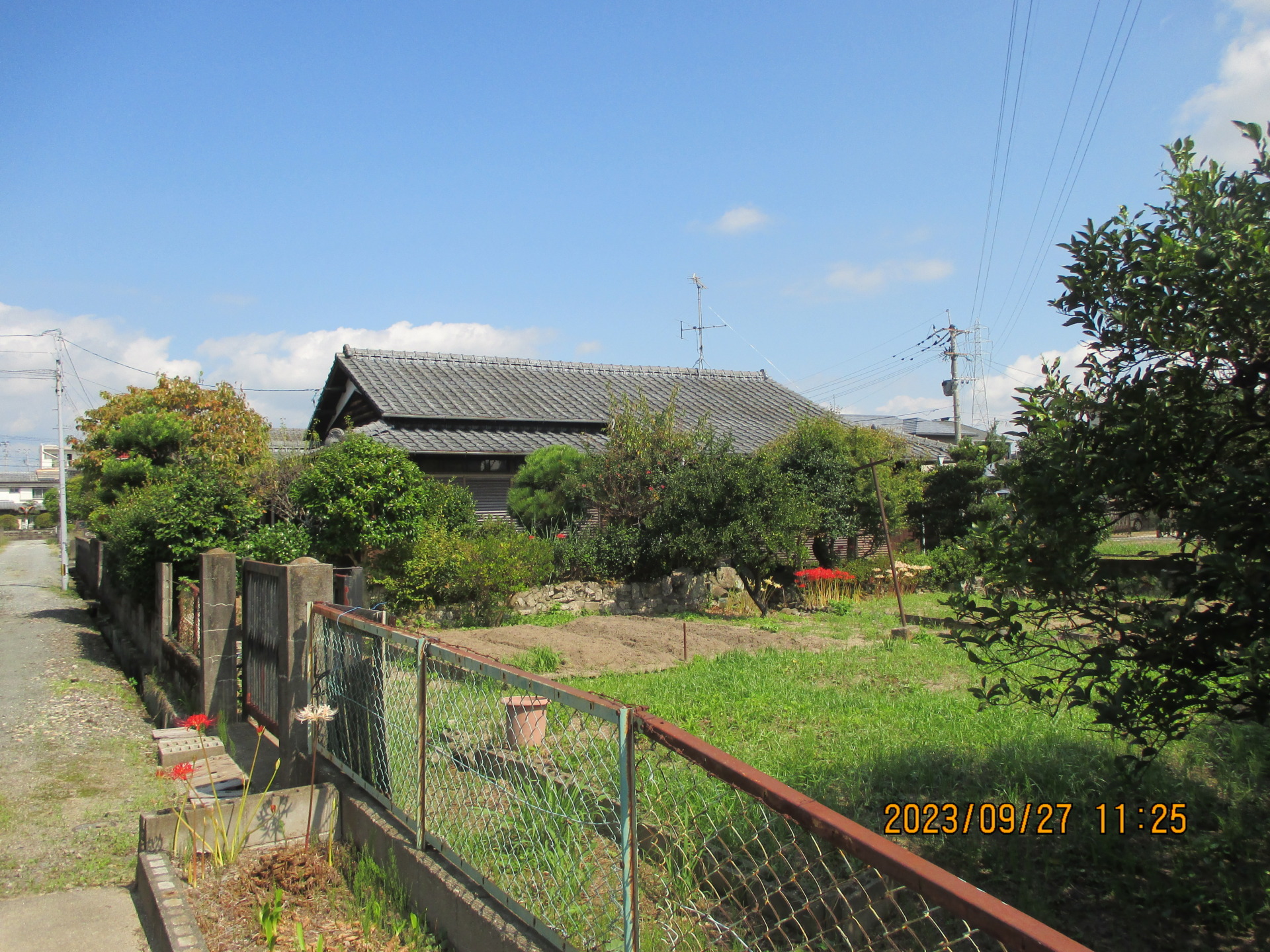 買物、交通便利な立地で203坪超えの宅地! 2