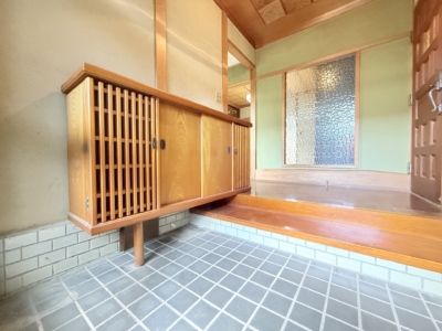 (玄関)