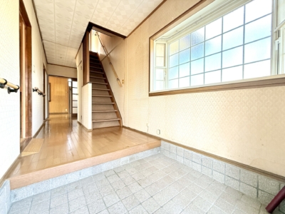 (玄関)