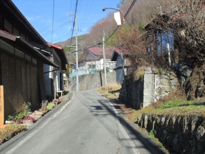 西側道路付き（左側には日本食堂「連」さんがあります。(周辺)