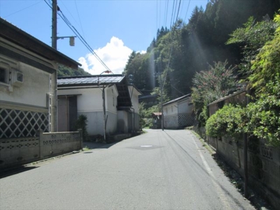 土蔵と西側道路付き(外観)