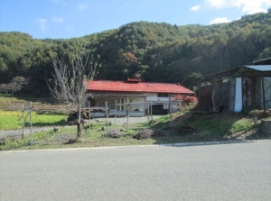 見晴らしの良い里山集落にある農地付き古民家