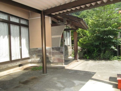 玄関先(外観)