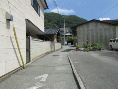 南側より・東側道路付き(周辺)