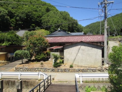 東側より(外観)