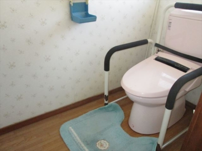 ウォシュレット付き水洗トイレ