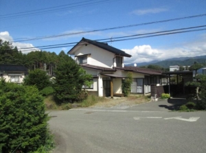 中央アルプスの眺望、広い家庭菜園、コンパクトな2階建