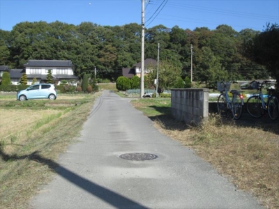 南側より（西側道路付き）(周辺)
