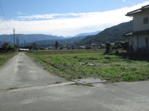 雄大な中央アルプスの山並みが一望できる宅地