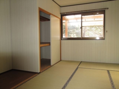 離れ　和室（隣は6帖の洋室あり）