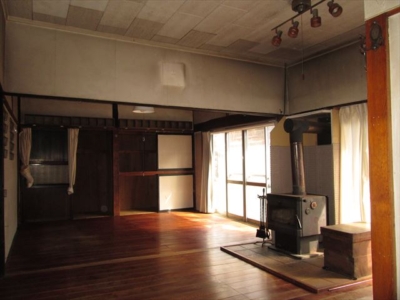 薪ストーブがあるリビング(居間)