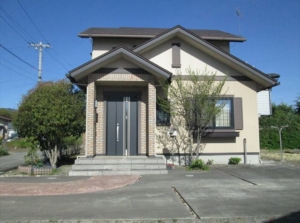 中央アルプスの山並みを望む全館床暖房の家