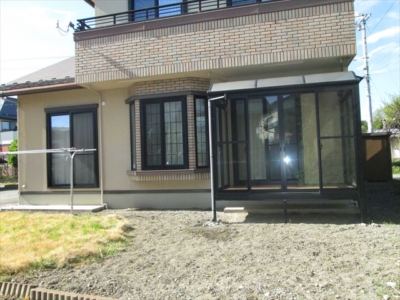 南側　サンルームと菜園畑(外観)