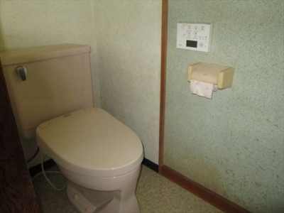 ウォシュレット付き水洗トイレ