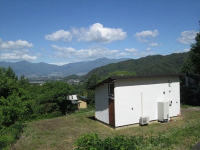 東側より(外観)