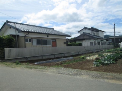 北西より　離れと母屋(外観)
