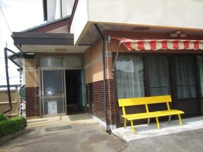玄関と店舗先(玄関)