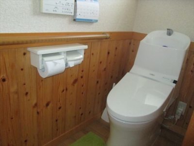 ウォシュレット付き水洗トイレ