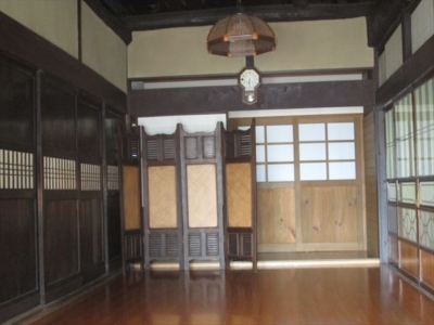 玄関ホール（広々12帖）(玄関)