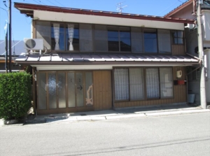 高遠ご城下通りにほど近い全てが徒歩圏内にある家