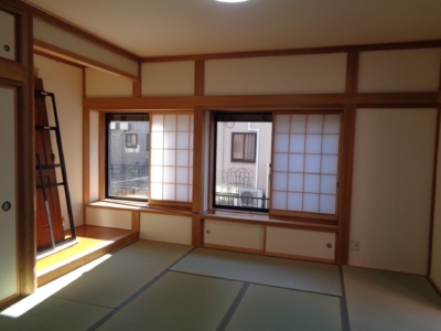 １階和室８帖廊下より