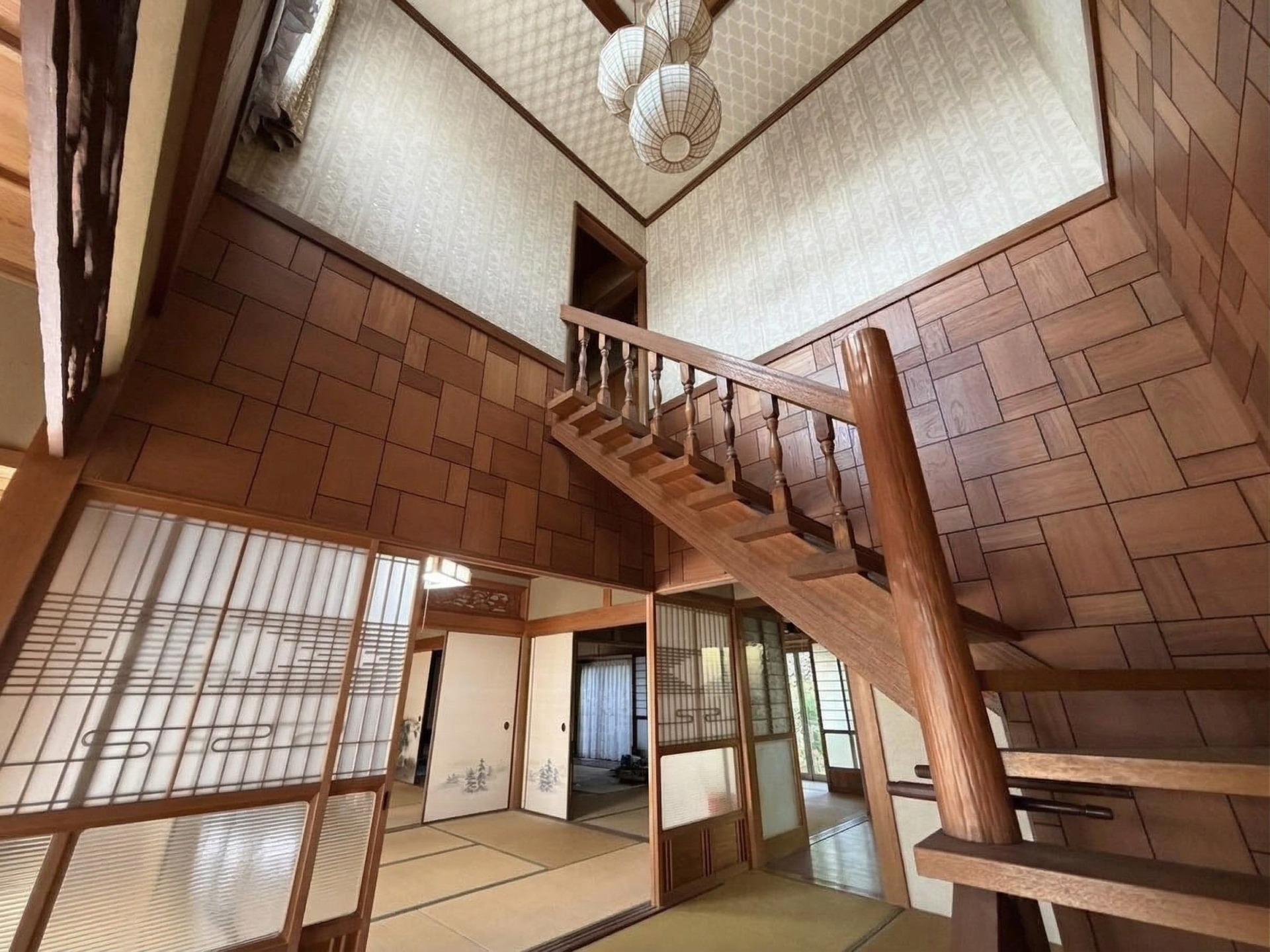 万葉の里山に佇む 和洋折衷の邸宅 ~鹿背山・敷地約245坪・坪庭・蔵・離れ付き~ 2