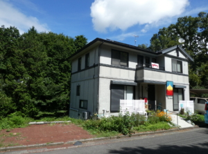 軽量鉄骨の5LDK 小川あり。