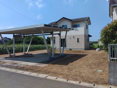 南東側より,手前カーポート(外観)